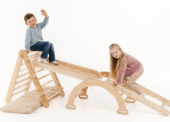 Viisi yhdessä Montessori-kiipeilysetti: Kolmiotikkaat + Kiipeily- ja Keinukaari + Liukuramppi + Verkkoköysi + Pehmuste
